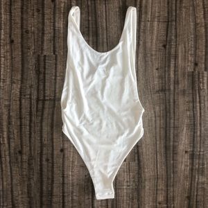 Pretty Little Thing Sideboob Bodysuit Size 2 White